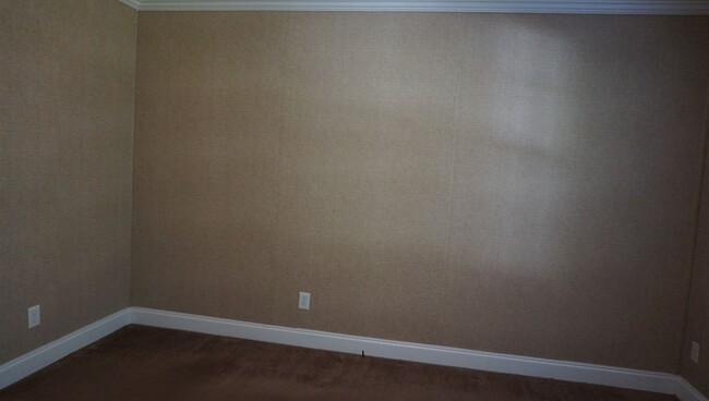 Building Photo - Home in the Lowndes County