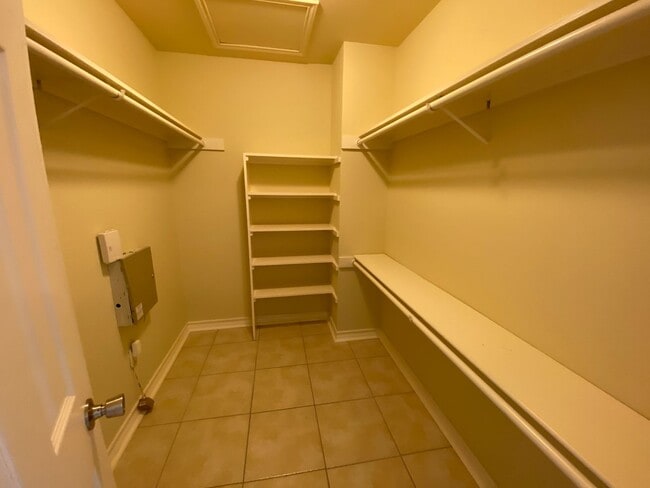 Building Photo - Conveniently Located to Randolph AFB, 4/2.5 ~ Large Backyard ~ Storage Shed ~ Move In Ready!