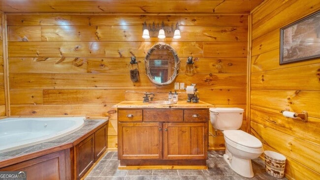 Building Photo - 911 Summit Way