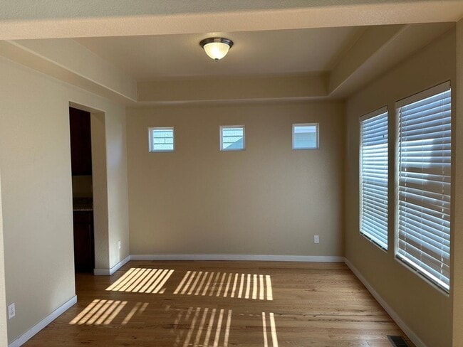 Building Photo - BEAUTIFUL 4BD HOME in NE COL SPGS w/ MAIN-LEVEL MASTER SUITE & AC - Security Deposit Alternative ...