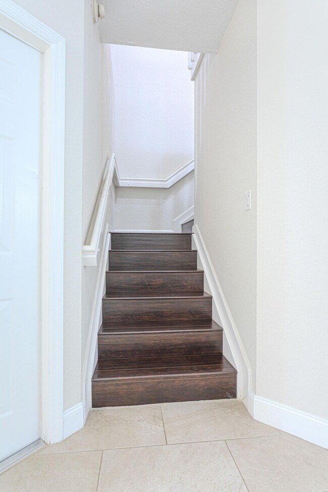 Building Photo - 2320 Shoma Ln
