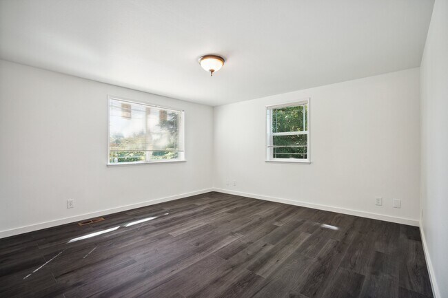 Building Photo - 2119 Duvall Ave NE