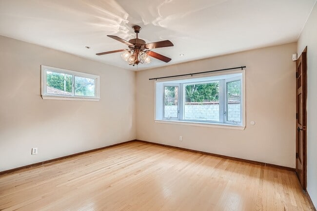 Building Photo - 3766 Willowcrest Ave