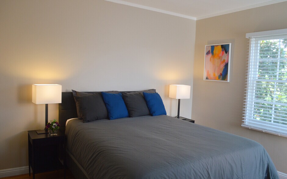 Bedroom 1 - 1288 Devon Ave
