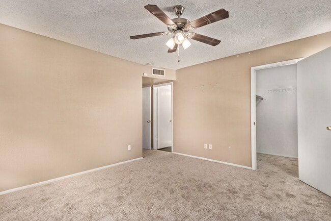 Building Photo - 4632 W Palo Verde Dr