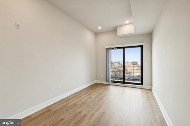 Building Photo - 2157 E Lehigh Ave