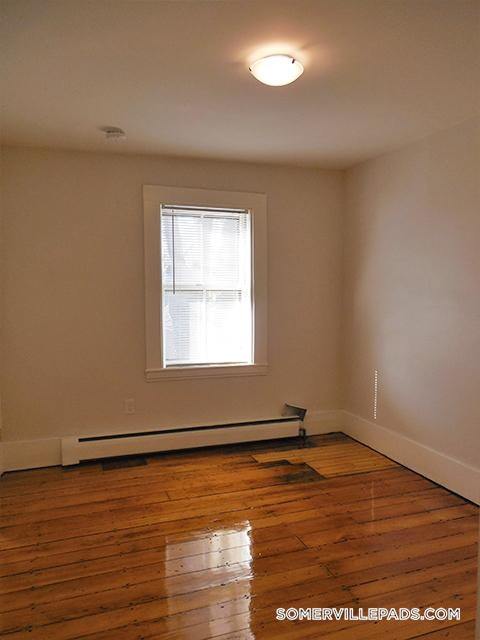 Building Photo - 10 Smith Ave