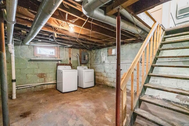 Building Photo - 1012 E Taylor St