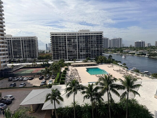 Building Photo - 1965 S Ocean Dr