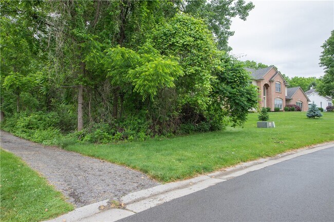 Building Photo - 52 Meadow Cove Rd
