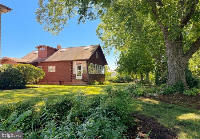 Building Photo - 23581 Belmar Dr