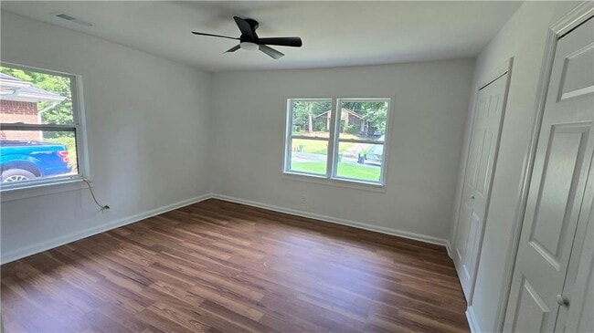 Building Photo - 2084 Snow Rd SW