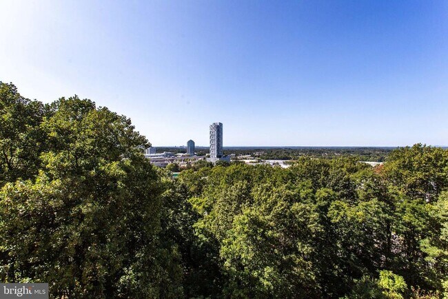 Building Photo - 8370 Greensboro Dr