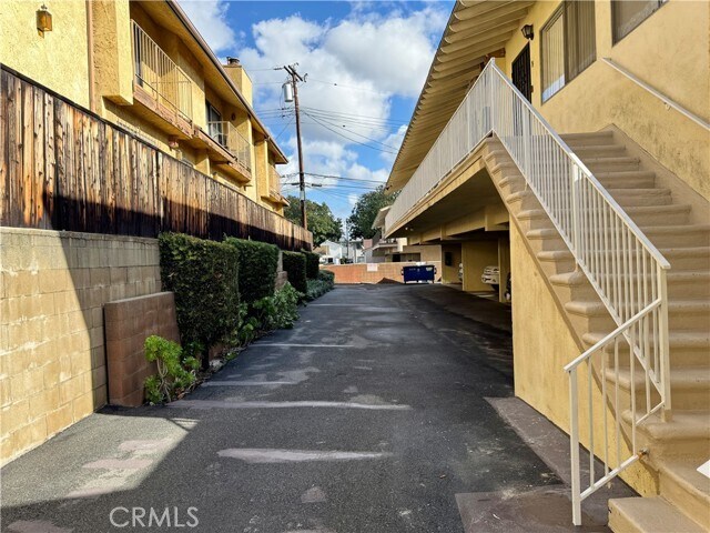 Building Photo - 320 N Stoneman Ave