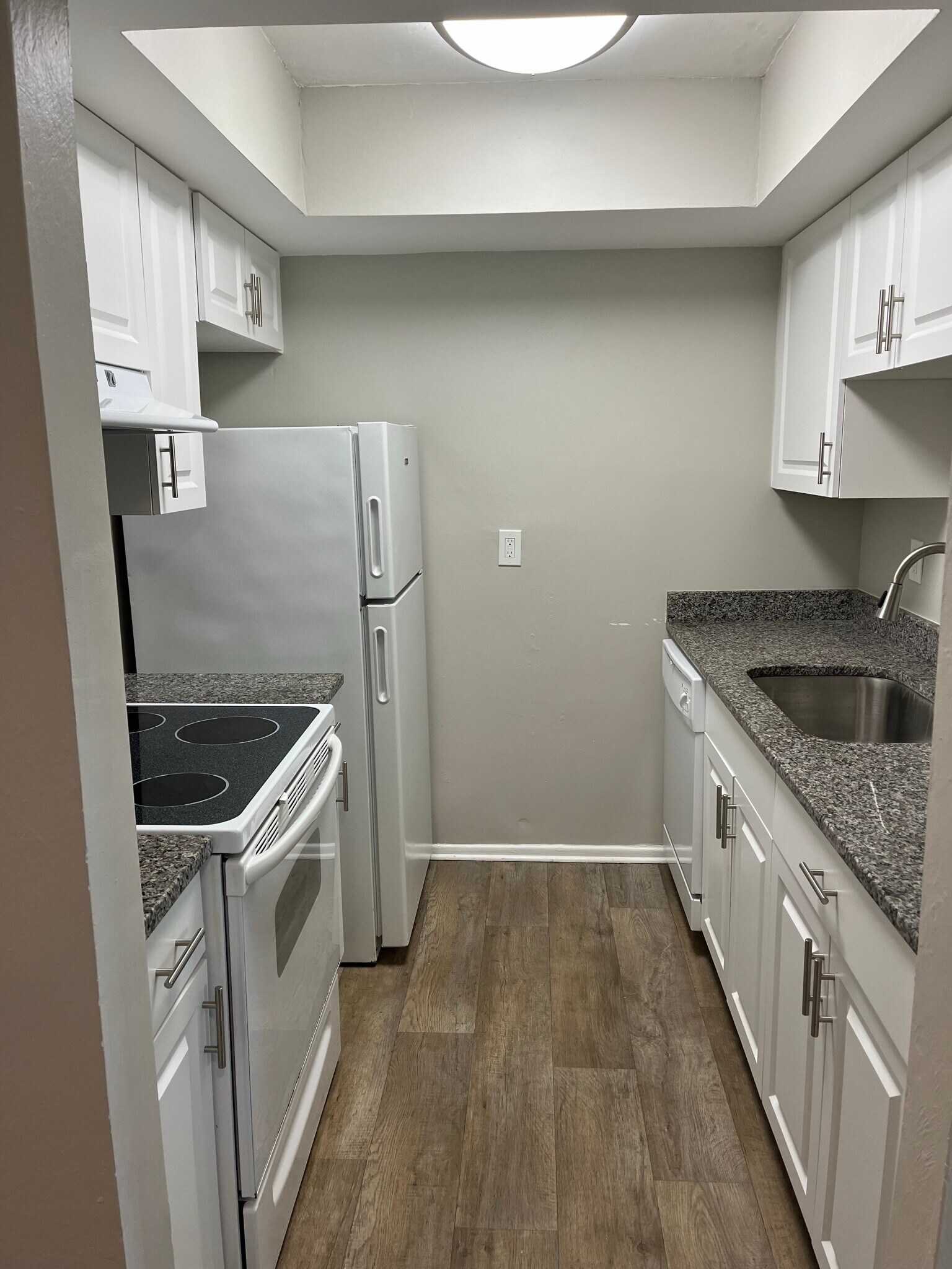 Building Photo - 1 Bed/1 Bath - Unit C1