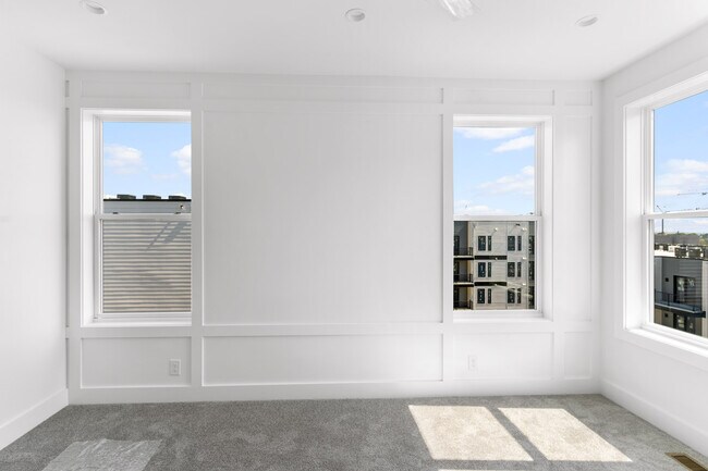 Building Photo - 646 Hamilton Ave