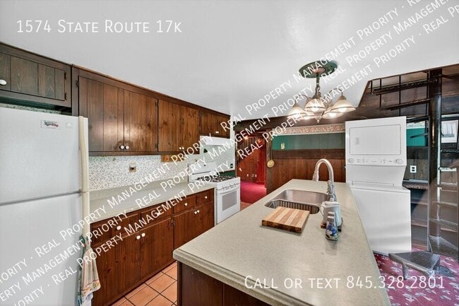 Building Photo - 1574 NY-17K