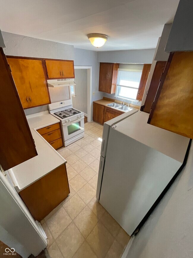 Building Photo - 822 N Emerson Ave