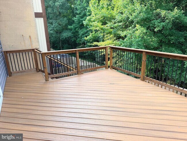 Building Photo - 6062 Hollow Hill Ln