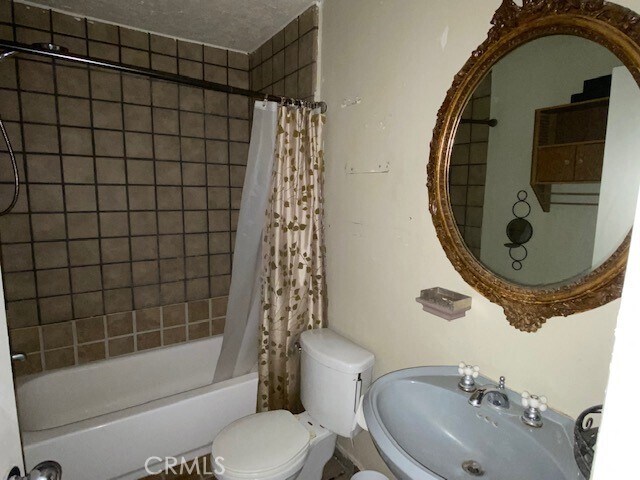 Building Photo - 18530 Hatteras St