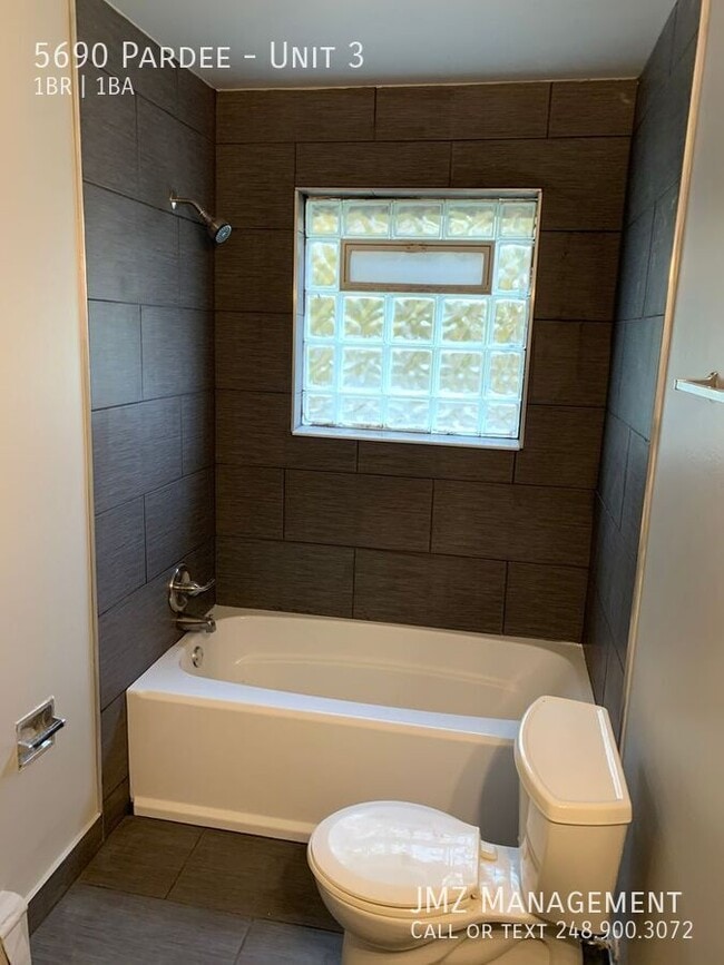 Building Photo - 5690 Pardee-Unit 3