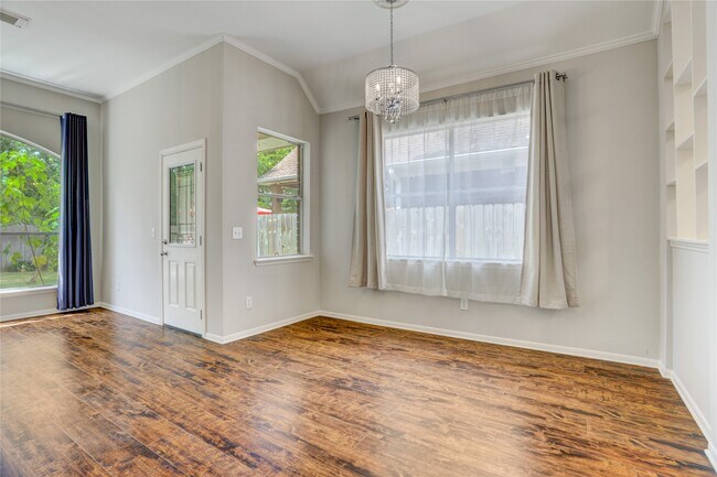 Building Photo - 35 Tranquil Glade Pl