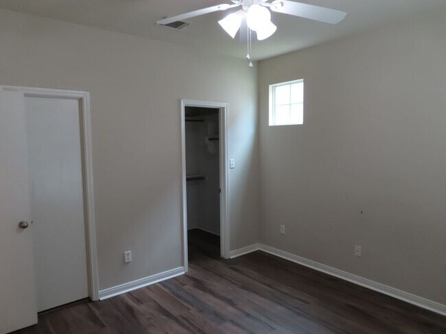 Building Photo - 4107 McFarland Dr