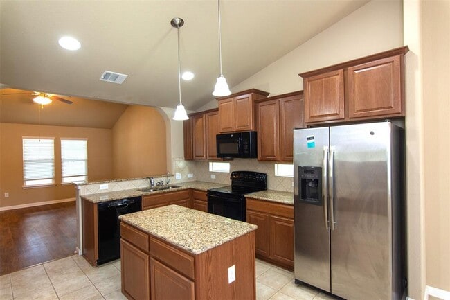 Building Photo - 18405 Tallgrass Prairie Dr