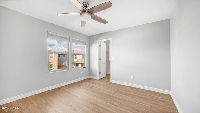 Building Photo - 4349 S Helix