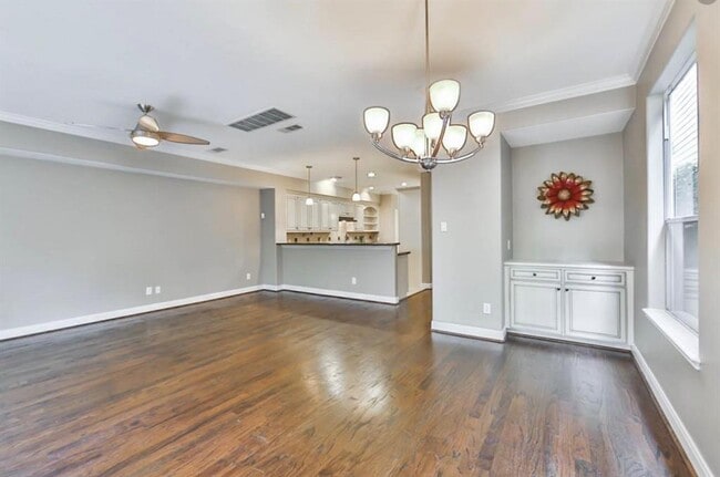Building Photo - 415 Asbury St