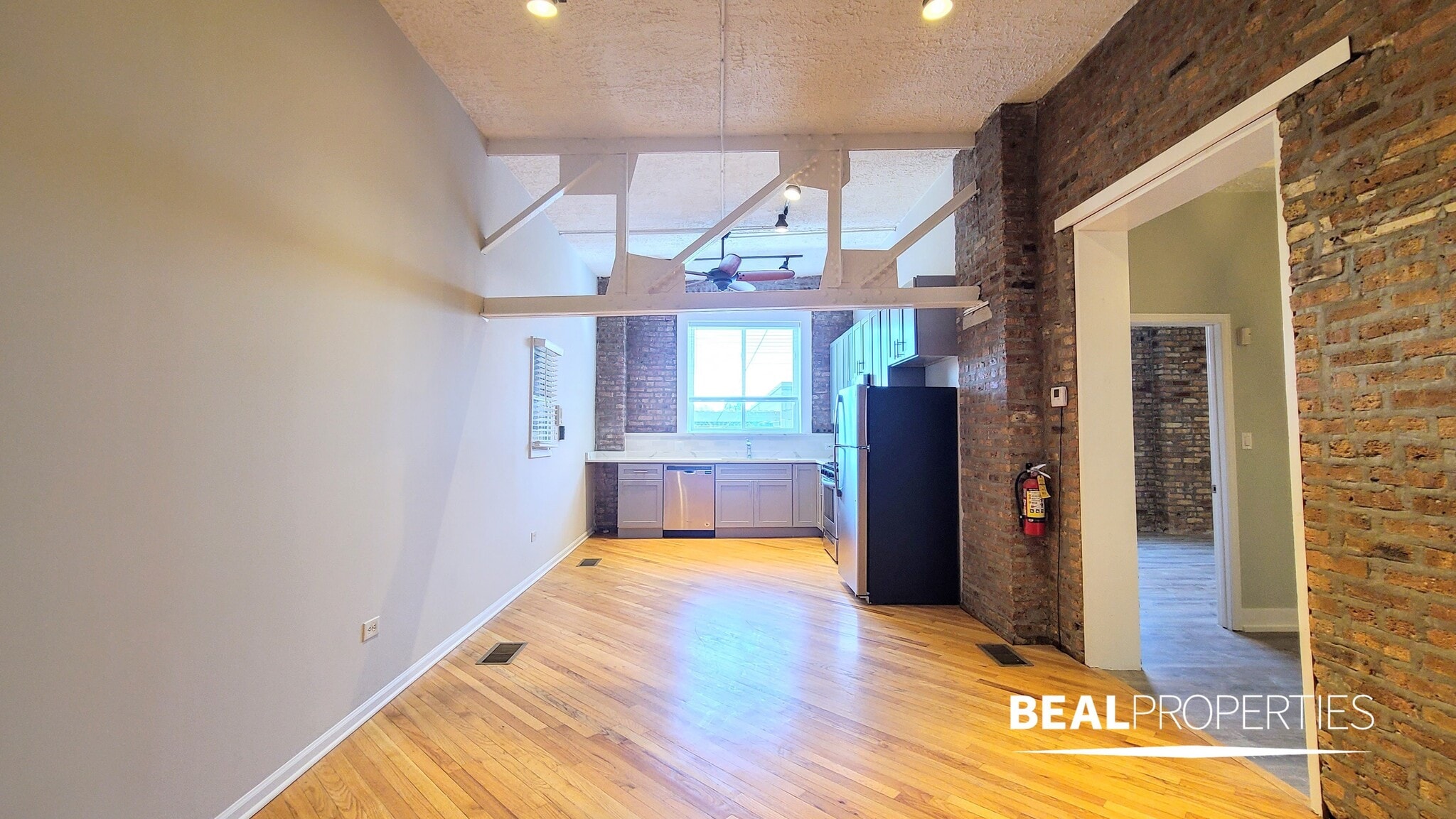 Building Photo - 2320 N Damen Ave