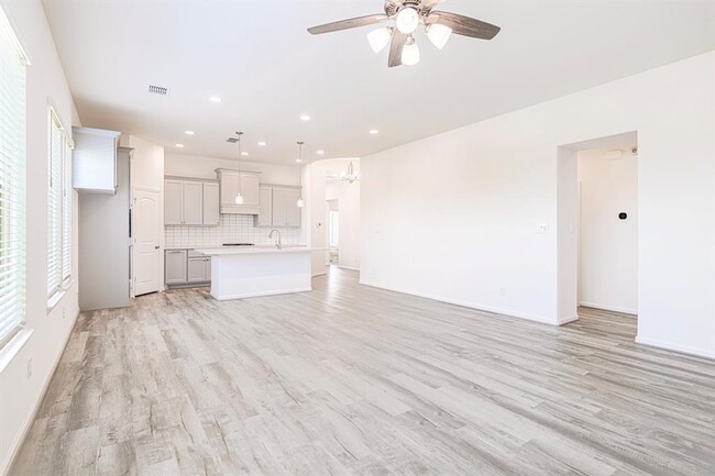 Building Photo - 2850 Orange Leaf Dr