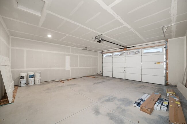 Building Photo - 3BR / 2BA New Construction Low Maintenance Single Family Home