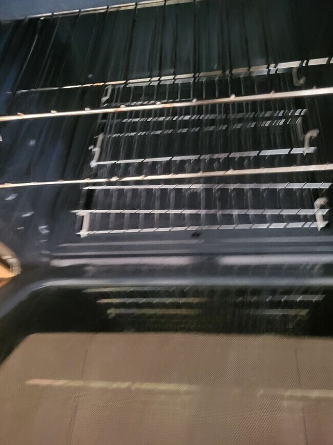 Building Photo - 5049 Pine Lake Ct