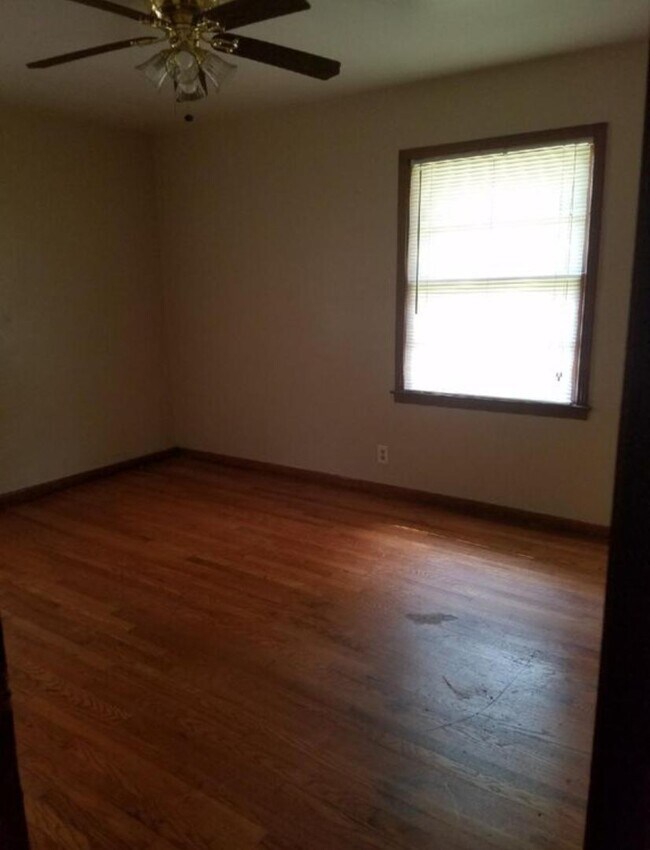 Building Photo - 1969 Mark Trail