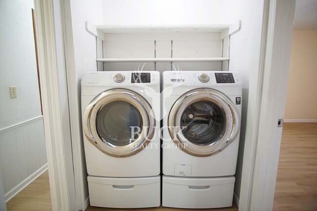 Building Photo - 1630 Kavel Dr