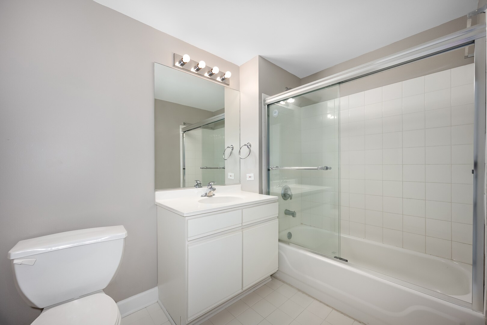 Building Photo - 5 E 14th Pl