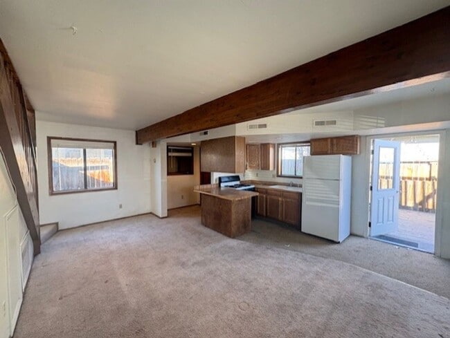 Building Photo - 975 Wilson Ave