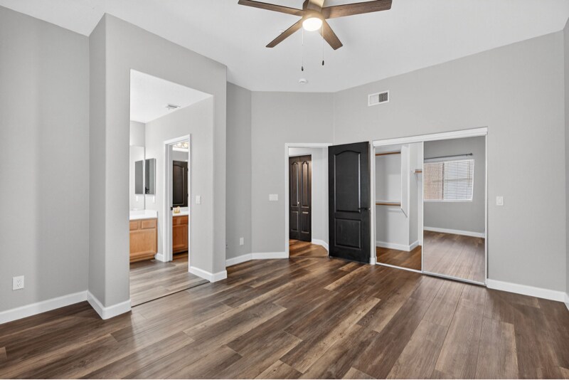 Building Photo - 8105 W Beck Ln