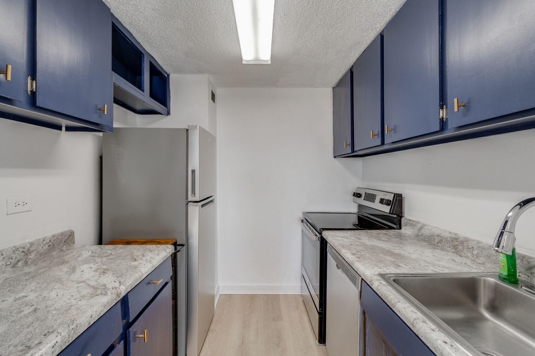 Kitchen - 1520 Senate