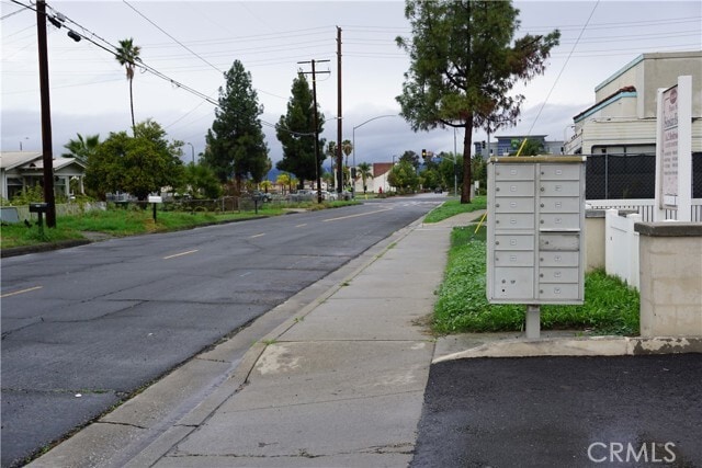 Building Photo - 10553 Poplar St