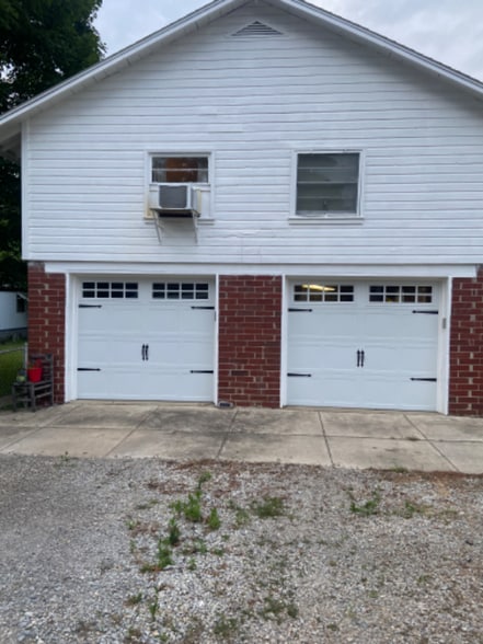 Building Photo - 19 Woodland Ave