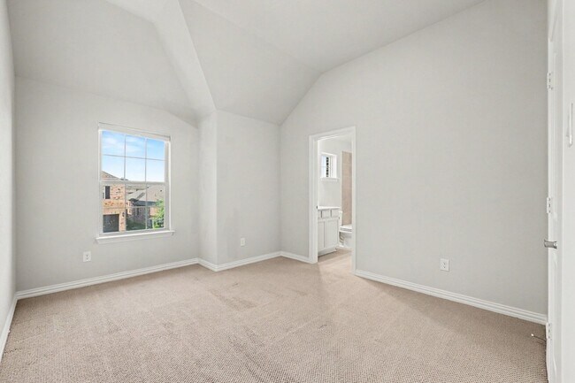 Building Photo - 2317 Willow Garden Dr