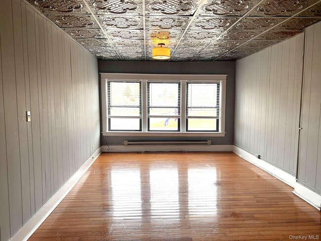 Building Photo - 2 Raymond Ave