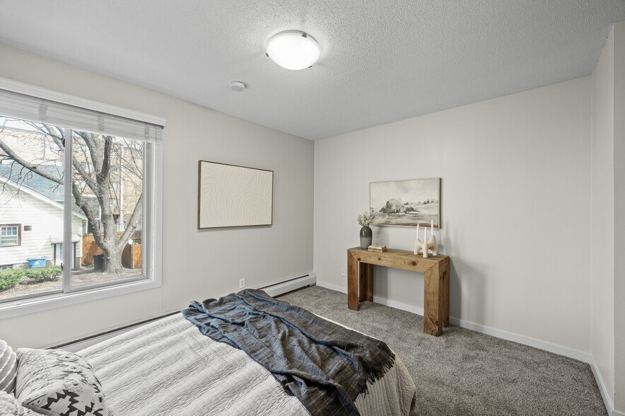 Building Photo - 3729 Snelling Ave
