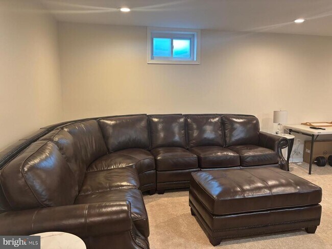 Building Photo - 2802 Gramercy Way