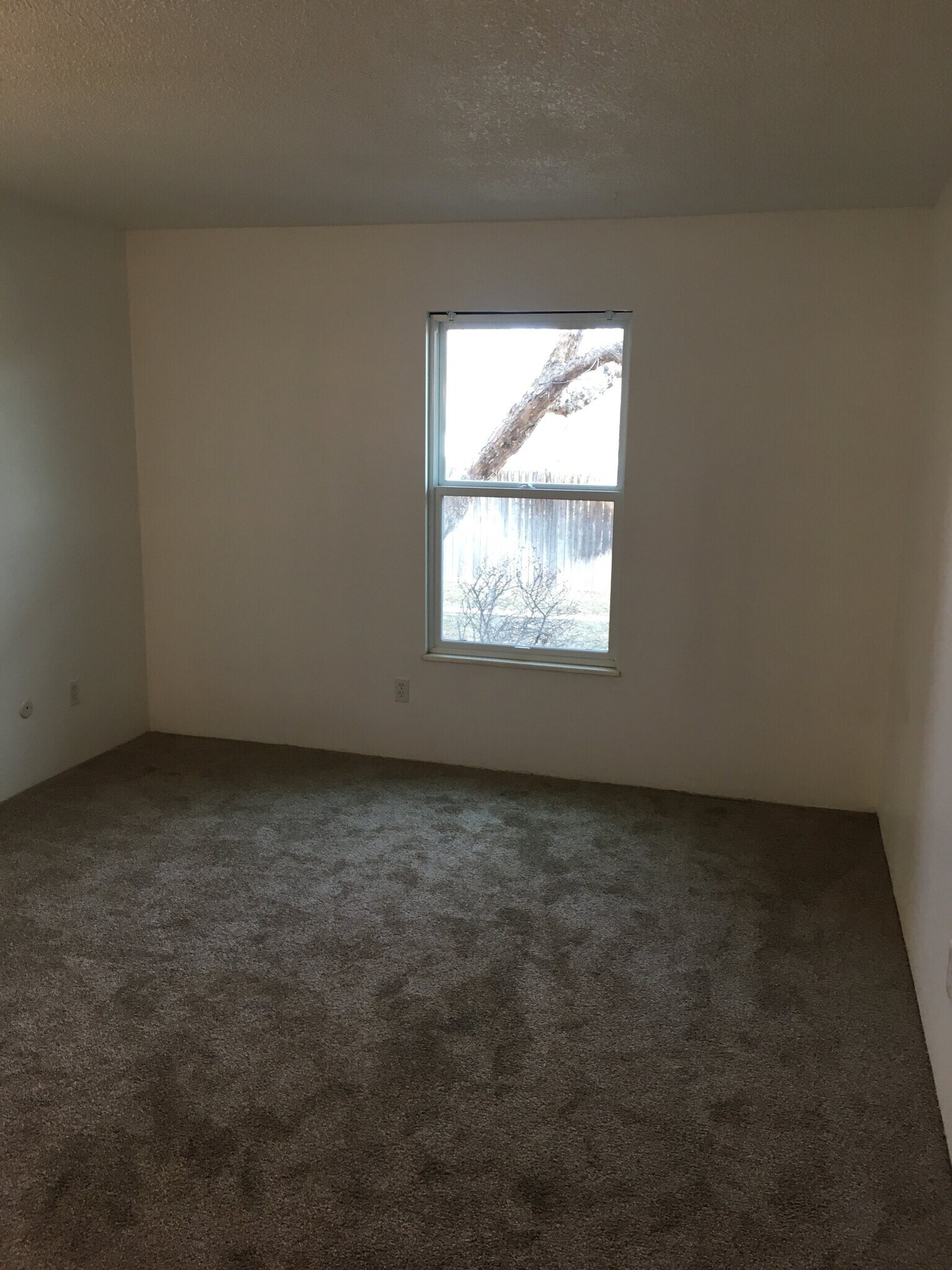 Building Photo - 7110 W 20th Ave