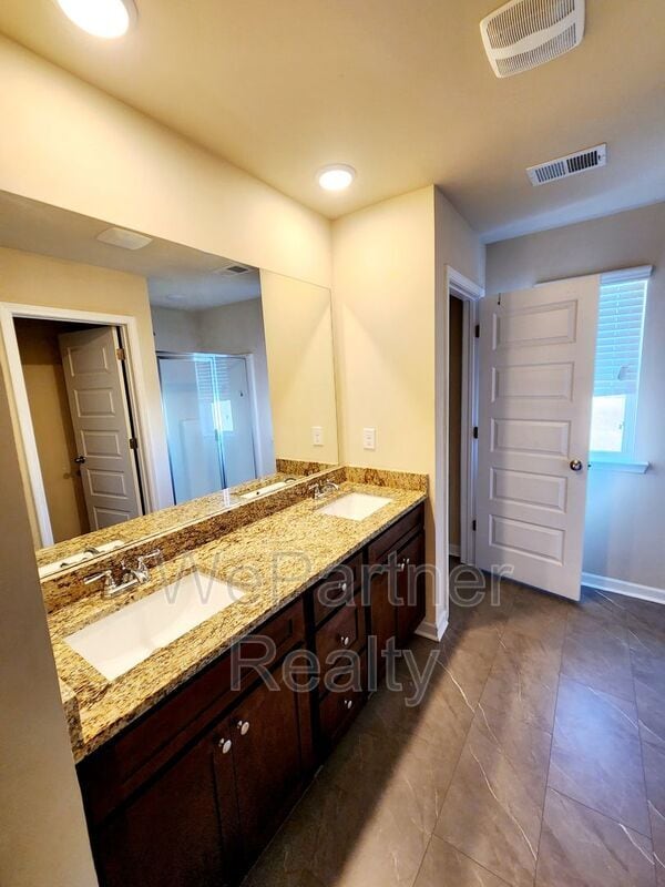 Building Photo - 202 Vickery Ln