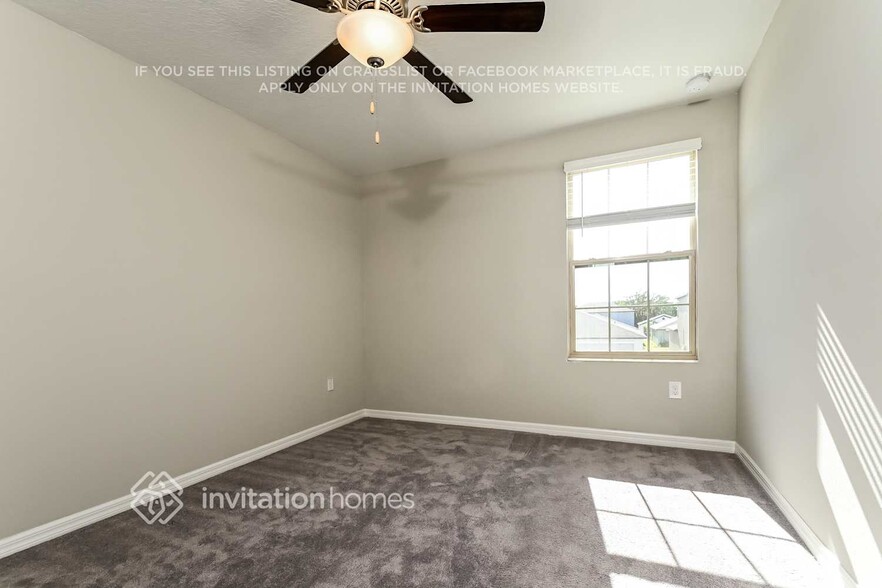 Building Photo - 1540 Blue Rose Dr