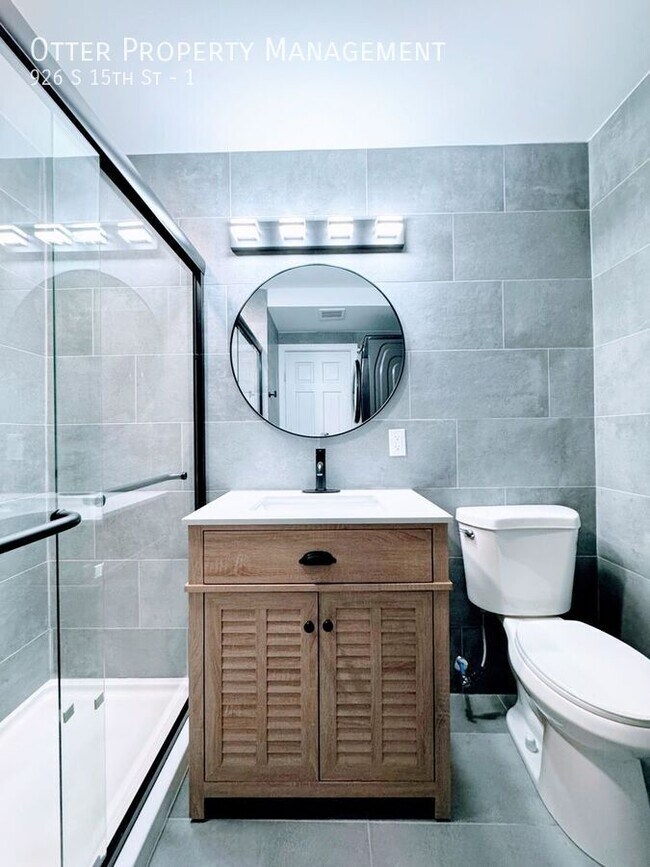 Building Photo - 926 S 15th St